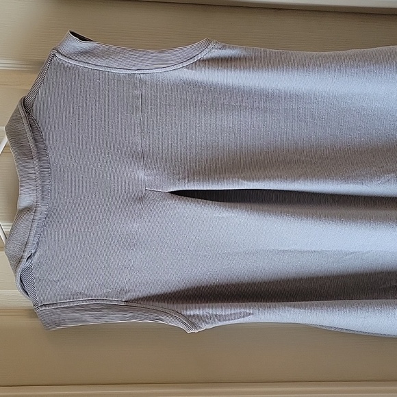 Sleeveless Gray V-Neck Dress With Pockets NWT - Picture 9 of 16